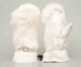 Варежки «Вьюга» - это прекрасное качество кроличьего меха и крепкой телячьей кожи, окрашенной в белый цвет.